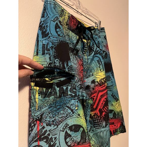 Vans Off The Wall Board Short Mens 32 Multicolor Graffiti Print Swim Skate Surf - Picture 2 of 11